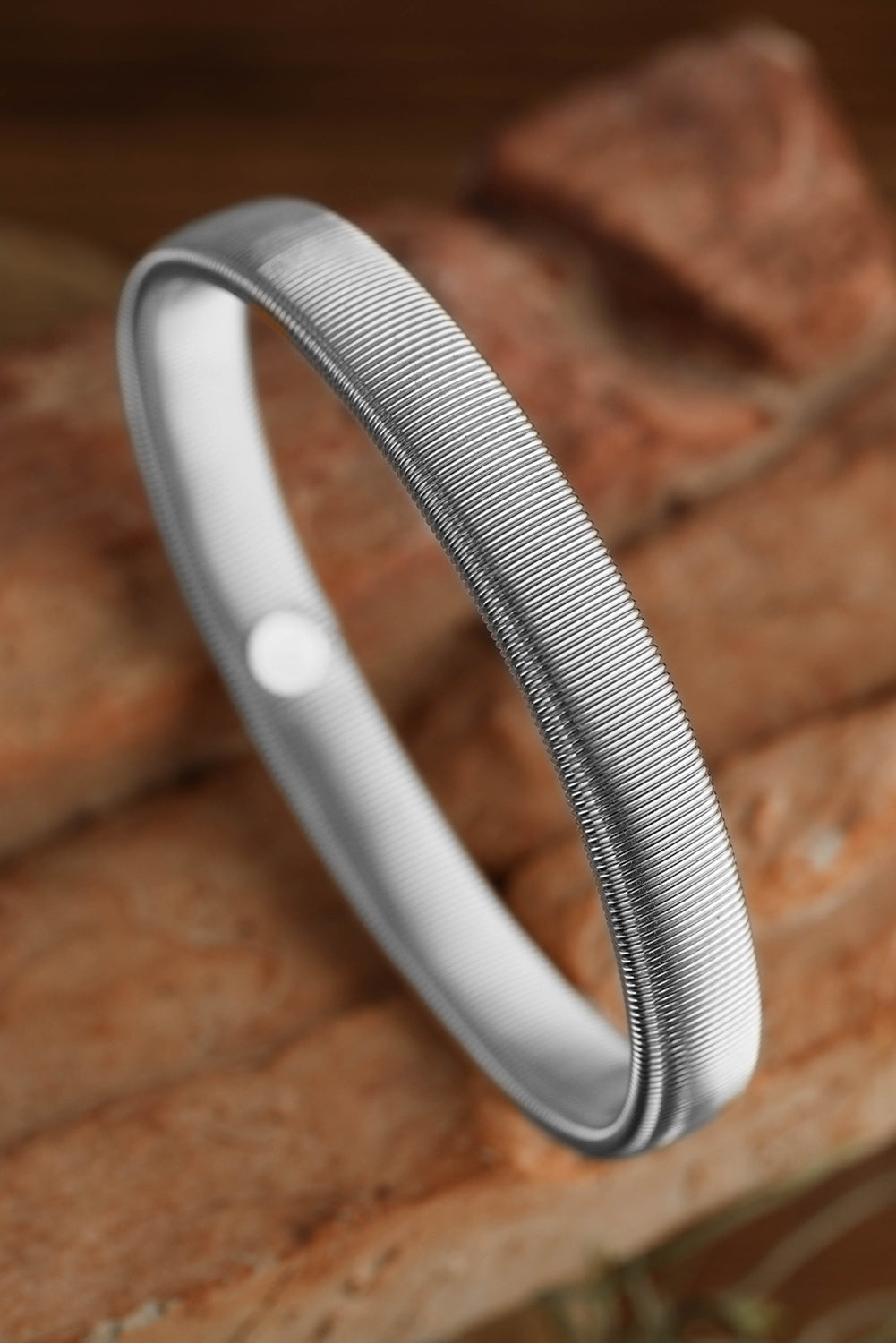 Stretchy Metal Wide Bangle - Threaded Pear