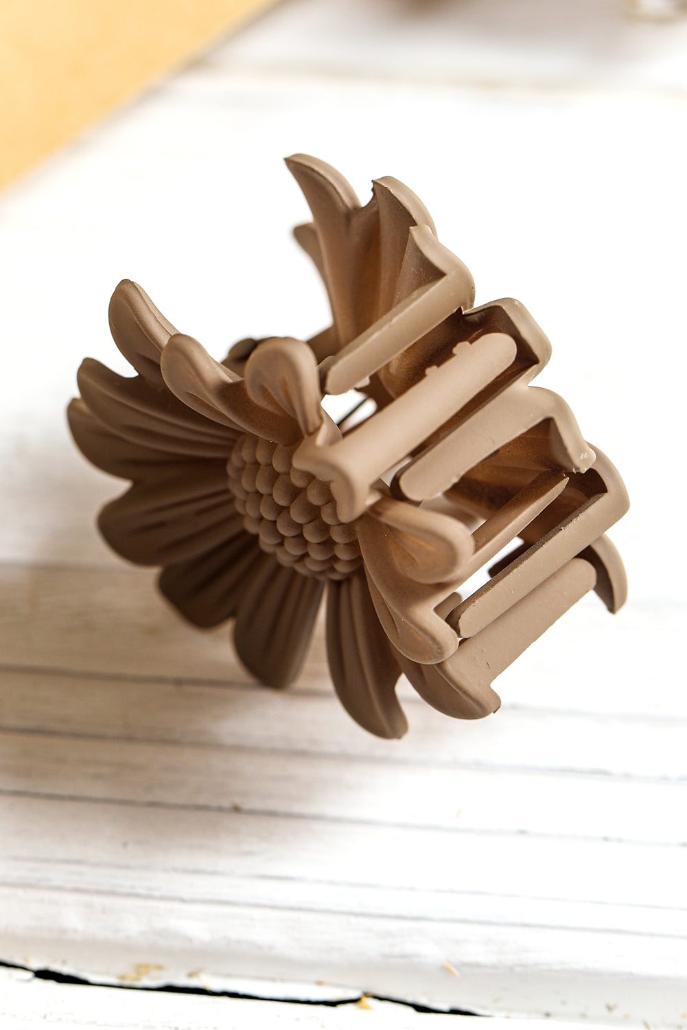 Small Boho Daisy Flower Hair Claw Clip - Threaded Pear